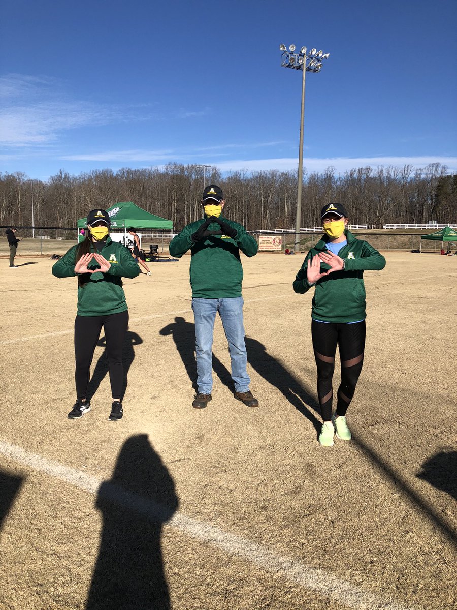 Apex Track & XC tweet media