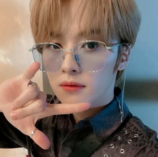 wen junhui & lee minho as each other ; a thread.