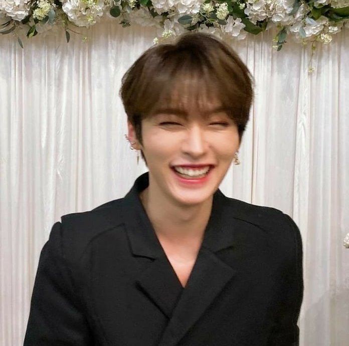 wen junhui & lee minho as each other ; a thread.