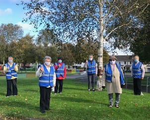 corkcitycouncil's tweet photo. 🌈Great to see our #BlueVests being put to good use at the Ballyphehane Togher CDP!

➡️If you see someone wearing a #BlueVest please allow them plenty of space to enjoy their walk safely🚶‍♀️⠀
⠀
💙For more info on this initiative visit: https://t.co/etwiHNv7wK⠀
⠀
#StaySafe https://t.co/RVT2X58j0A