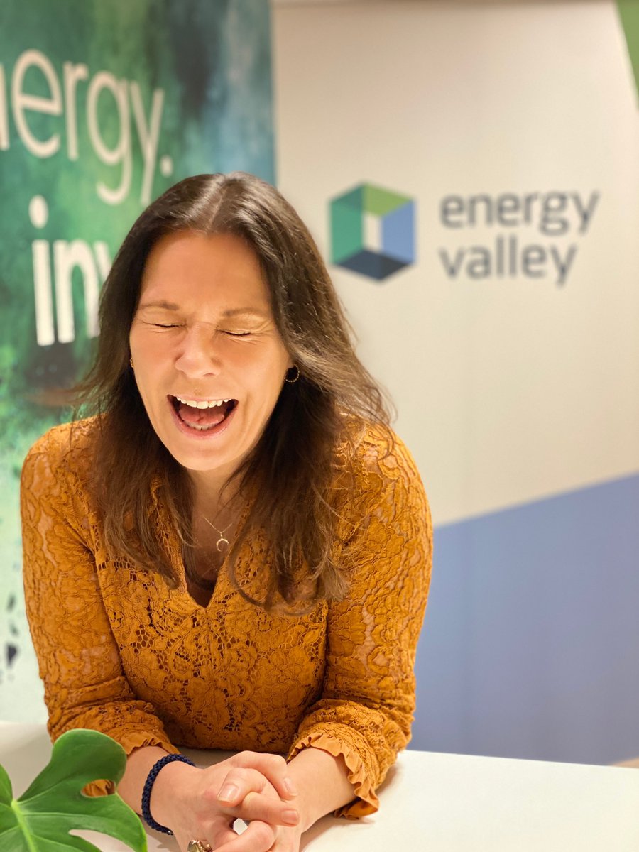 esmoen's tweet image. Viktig å holde maska når nytt jobb-bilde skal tas. @energyvalley @PrebenStr