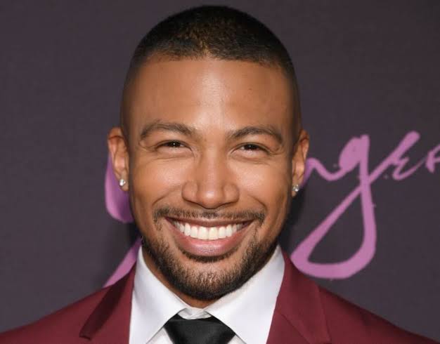 Michael.C.Davis vs Henry Cavill