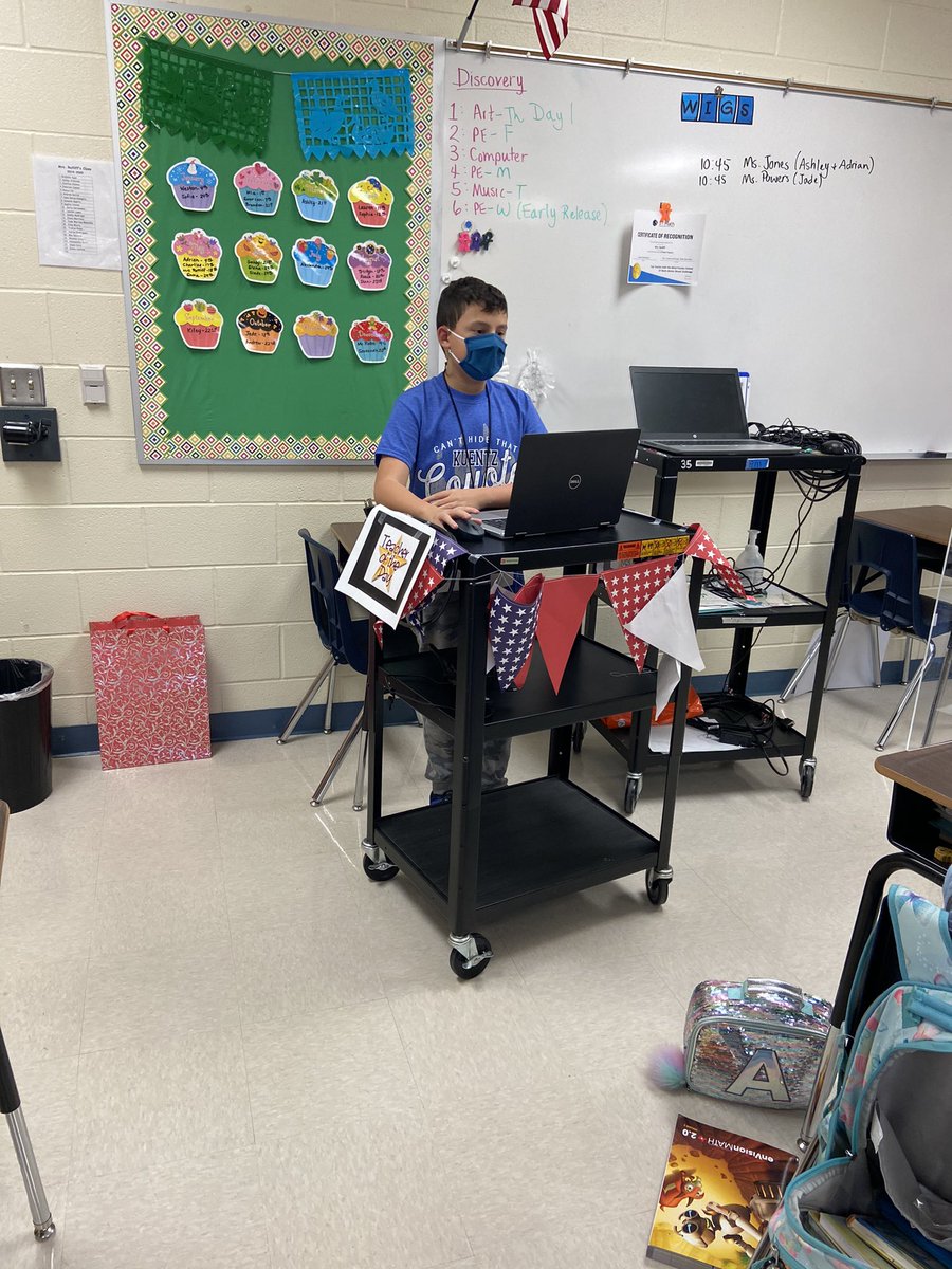 LozanoEct's tweet photo. I need to catch up on some work and today I am getting some extra help from Mr. Ortiz who will be my teacher of the  day in Tech Apps. https://t.co/YMqPuIE8FL