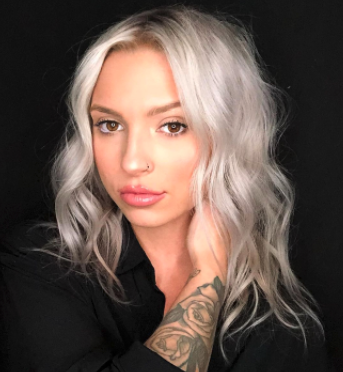 We love toning blondes with all things Aloxxi!
Product Details:
🤍Blue Lightener &amp; Ultra Lightener for a bright blend
🤍Toning the section around face with TONES 10P &amp; 10G
🤍 TONES 9V &amp; 9AA on the base to create soft, smoky dimension.  
🤍TONES 10P &amp; 10AA on the rest of the hair