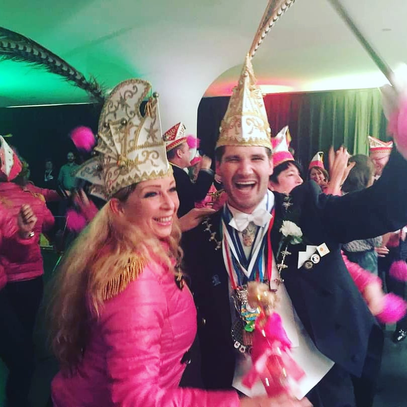 4 jaar geleden....wat was het leuk en wat missen we dit.... #carnaval #heerlen #vastelaovend