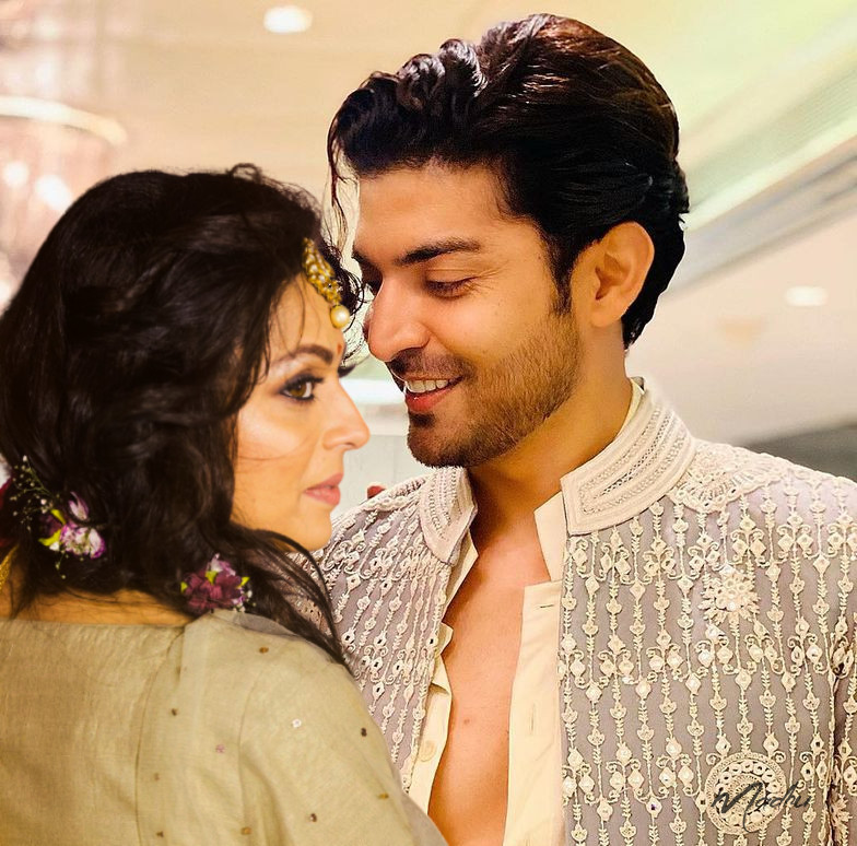 Instant edit😁😜 #GurTi #DrashMeet 😘❤️ #GurmeetChoudhary #DrashtiDhami #Maaneet <a href="/gurruchoudhary/">GURMEET CHOUDHARY</a> <a href="/drashti10/">Drashti Dhami</a>