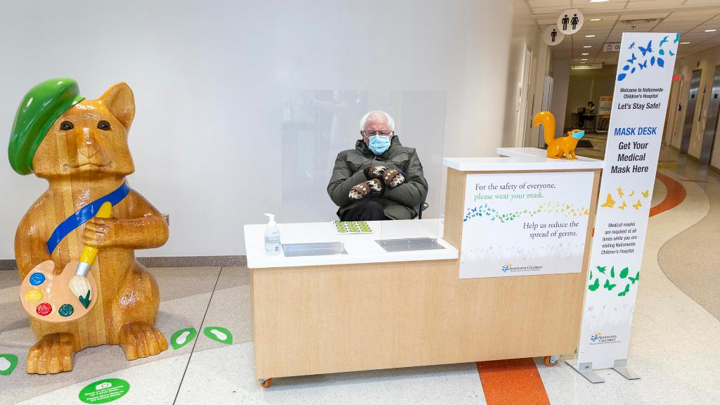 nationwidekids's tweet photo. It’s casual Friday at our Outpatient Care Clinic desk today.

Mask: ✔️
Mittens: ✔️
Making sure you know how to get to your appointment: ✔️ https://t.co/7uPghmgN8c