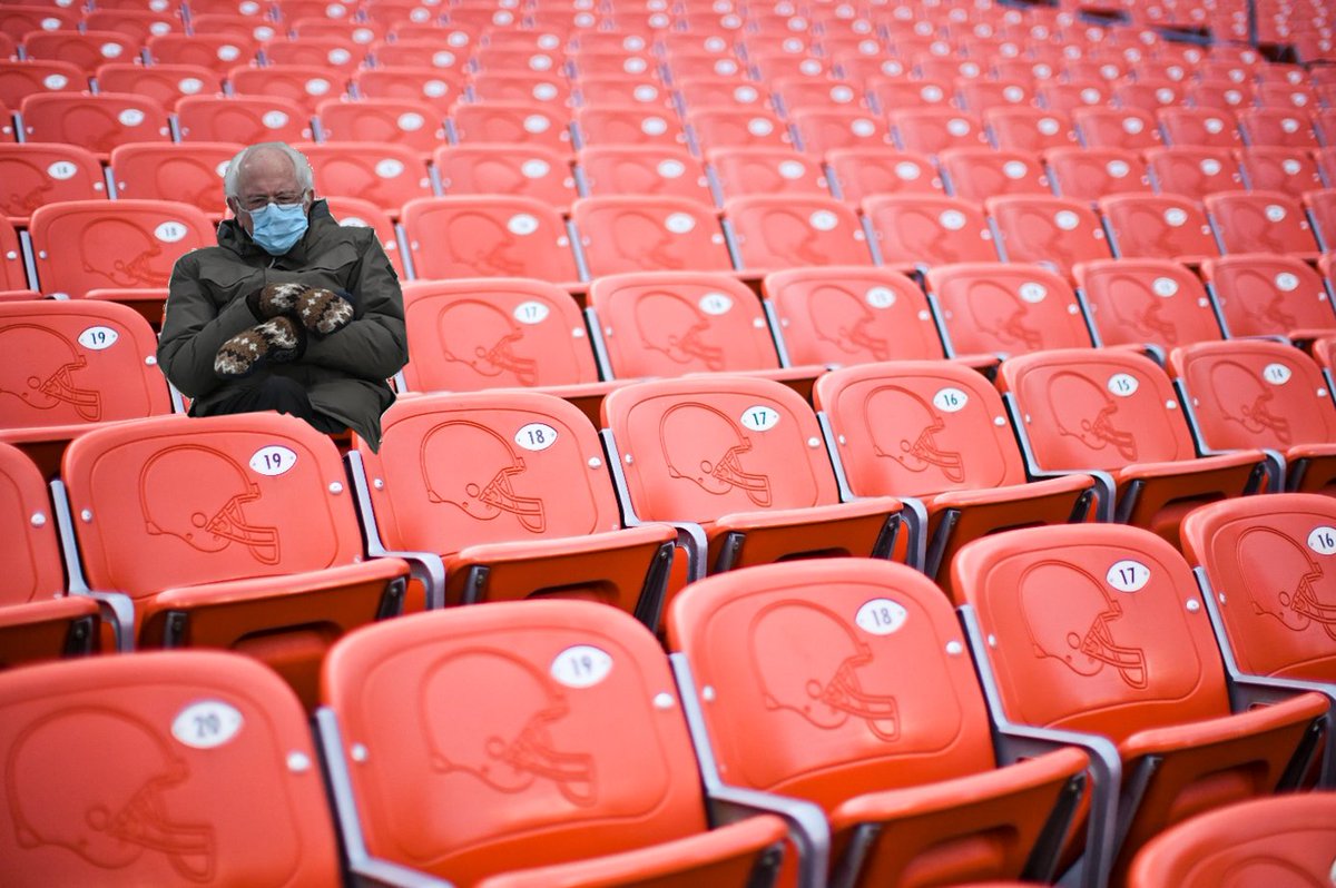 HuntingtonBkFld's tweet photo. Refusing to believe the season is over @Browns https://t.co/WYhPnu8udF