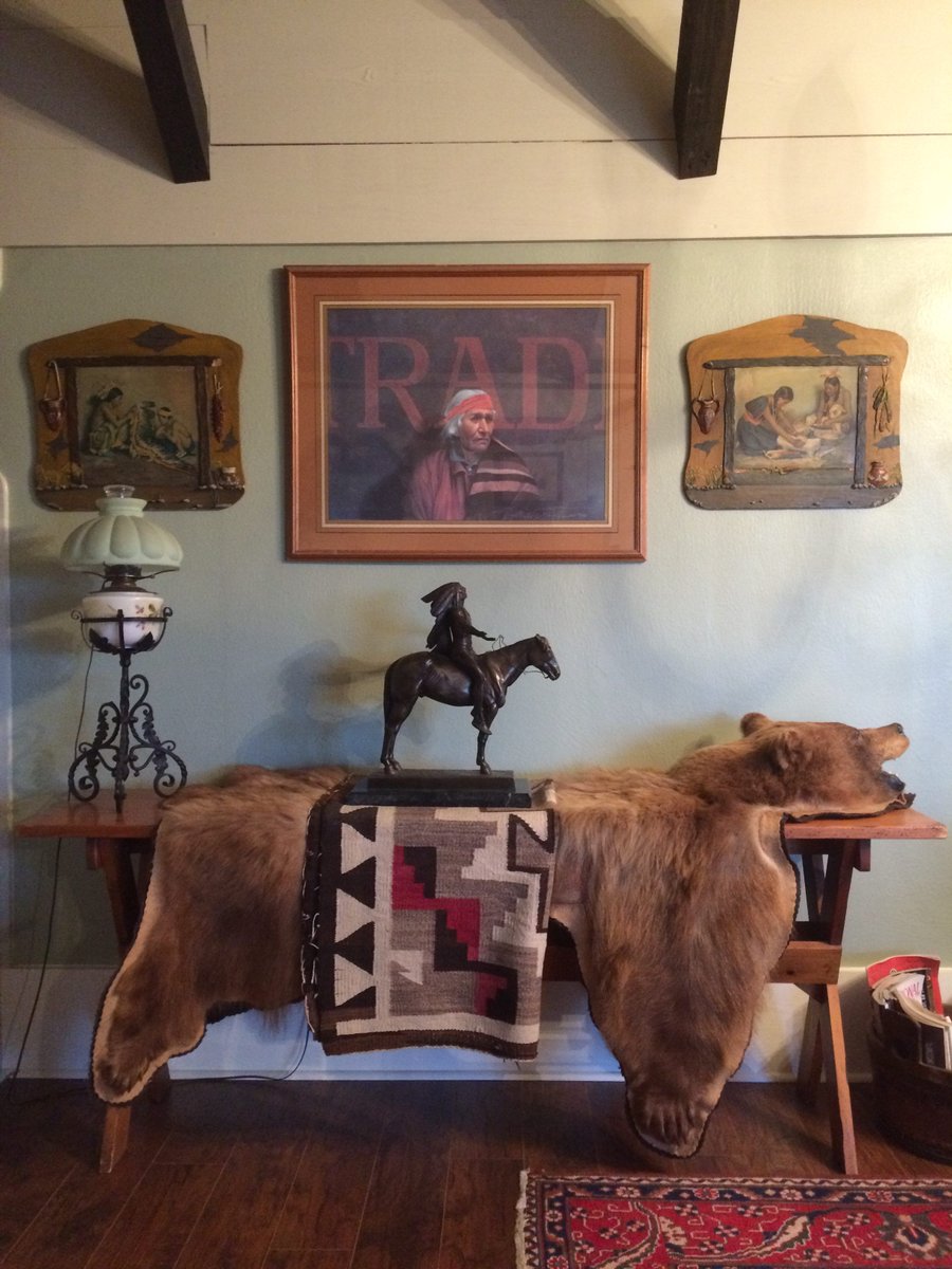 goingtoroundtop's tweet photo. Southwest is best. 😍 More antique finds from #RoundTopShopping https://t.co/osSTZAIWpH