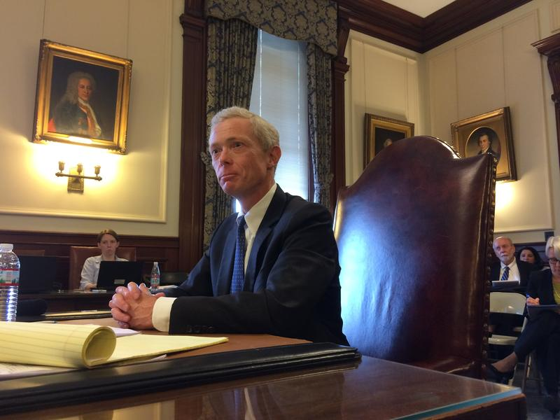 NewsNHJ's tweet photo. It's official - Gordon MacDonald has been confirmed as the next Supreme Court Chief Justice in New Hampshire by a vote of 4 to 1. 

#NHPolitics #SCNH @NHGOP @NHDems https://t.co/yOxeBz2wCV