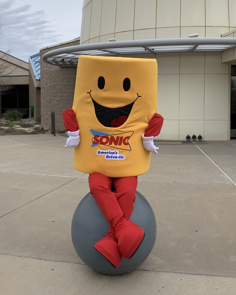Here’s our Tater Tot wishing you all a happy Friday and a Sonic Good weekend! 

🥤🍔