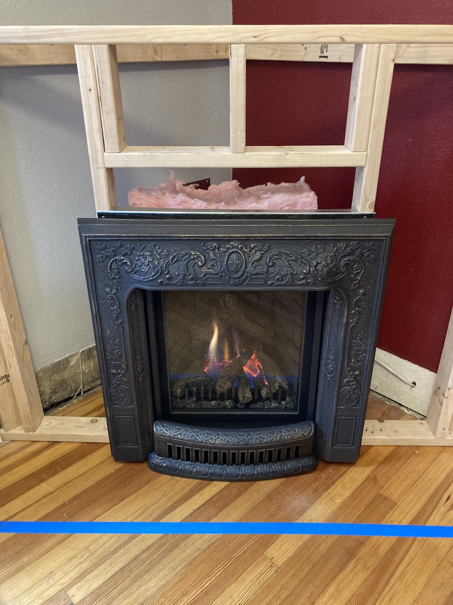 FPGrillExperts's tweet image. Getting ready for finish.... 

A new, timeless classic. 😲 #fireplaces #fireplaceinstall #colorado
