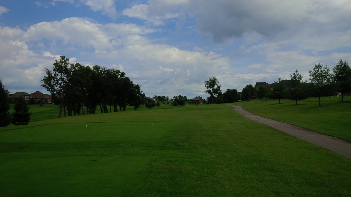 Cherry Blossom grows on me with each successive round. It starts a little bland, but gets moving about the 3rd hole, with some really interesting holes and movements in the middle of back nine (the 17th tee shot is an abomination, but I digress). Worth an annual visit.23/