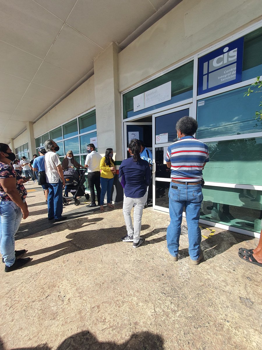 Rafahb7's tweet photo. Llevamos desde Sep 2020 buscando diariamente cita con @satqroo @SATMX ¿Que pasa? ¿Es cierto que las citas están vendidas? Es lo que varios dicen aquí mientras hacemos cola.
@CarlosJoaquin @VivoEnCancun @Cancunissimo1 https://t.co/ipExiOTuQs