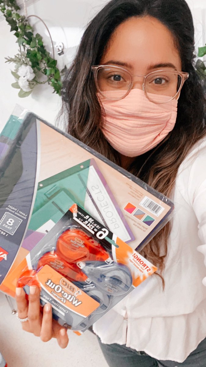MsEGuerrero's tweet photo. Received my goodies from the staff giveaway from @PDdesignteam during the #IISDfaves challenge! Thank you so much for the goodies @IISDFoundation @IrvingISD #LIFEskillsteacher @ASJohnston1 #MyirvingISD #ASJGamechangers https://t.co/9vfZ2b8TmV