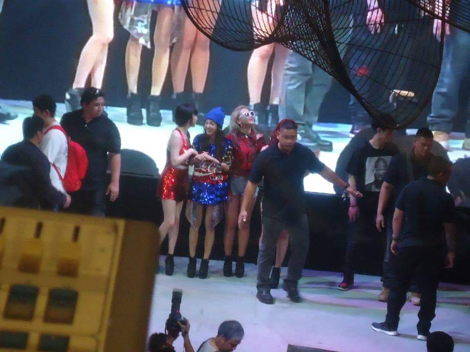 acandreamcpns's tweet photo. @krungy21 202NE1! throwback to AON in Mnl presscon ~ my closest to 2ne1 mmbrs 🥺❤ NOLZA!!! @krungy21 https://t.co/r0APRr5XBp