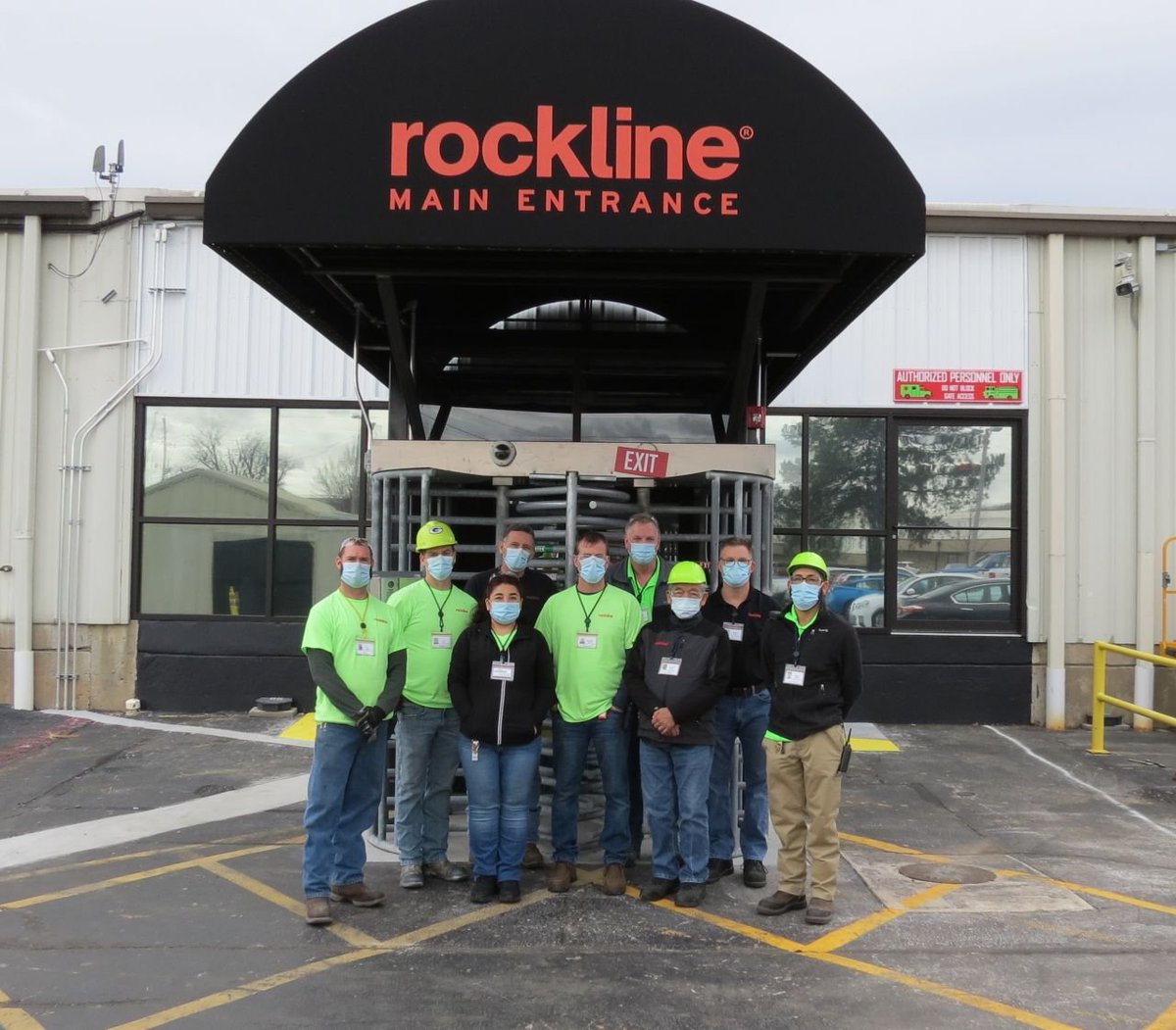 Check out our awesome new entrance at the Rockline Springdale location! Get great work done by our facilities team and all who contributed on this project. It looks great and makes a super awesome first impression to a great place!  #peoplewhomakeitright