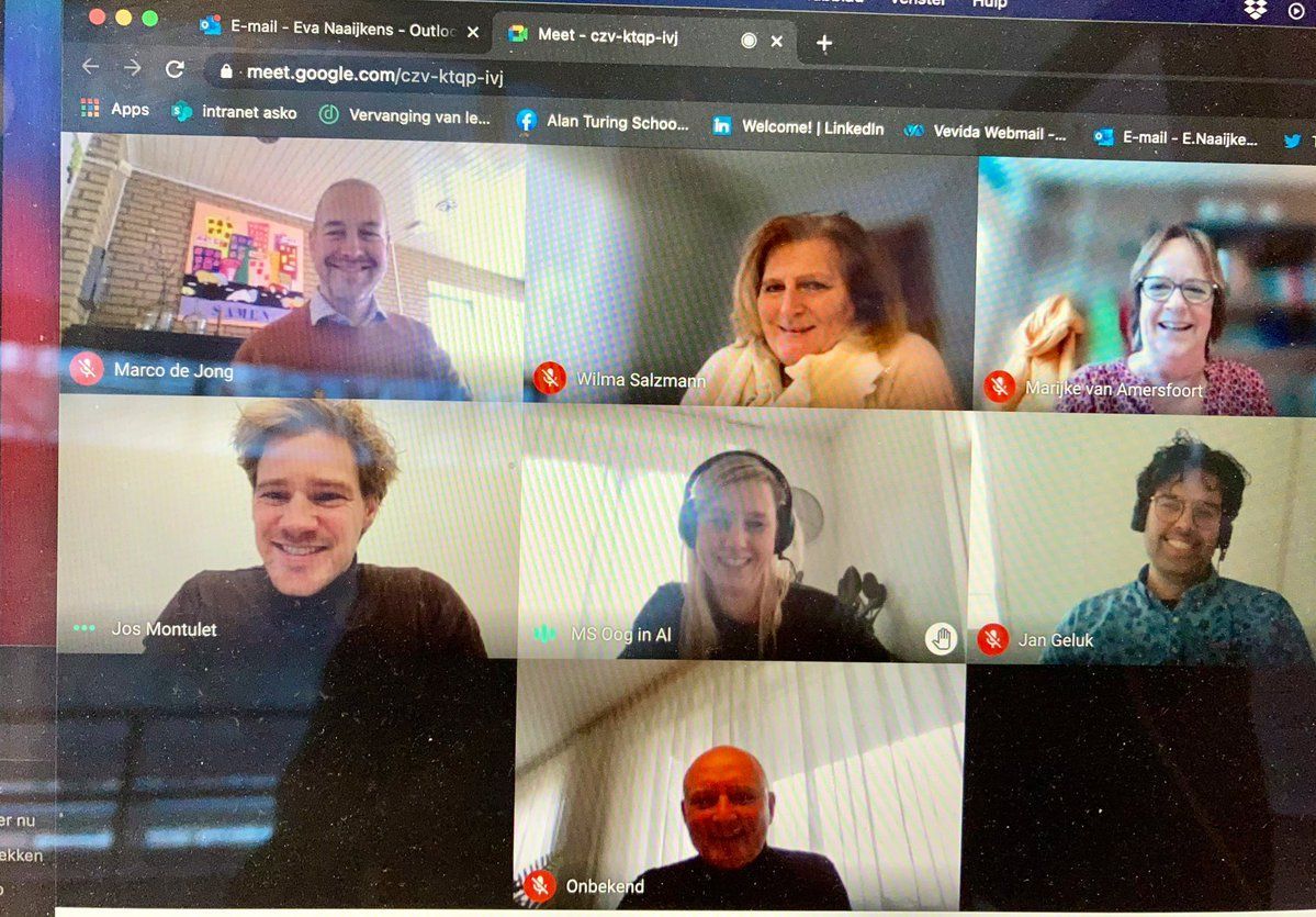 Goede schoolleiders zijn cruciaal! 
Schoolleiders in Actie &amp; CNV Schoolleiders delen de standpunten! Samen in overleg over een gezamenlijke flyer. Centraal moet staan:
1. Erkenning en waardering
2. Verbeter perspectief
3. Eerlijk salaris
4. Medezeggenschap versterken.