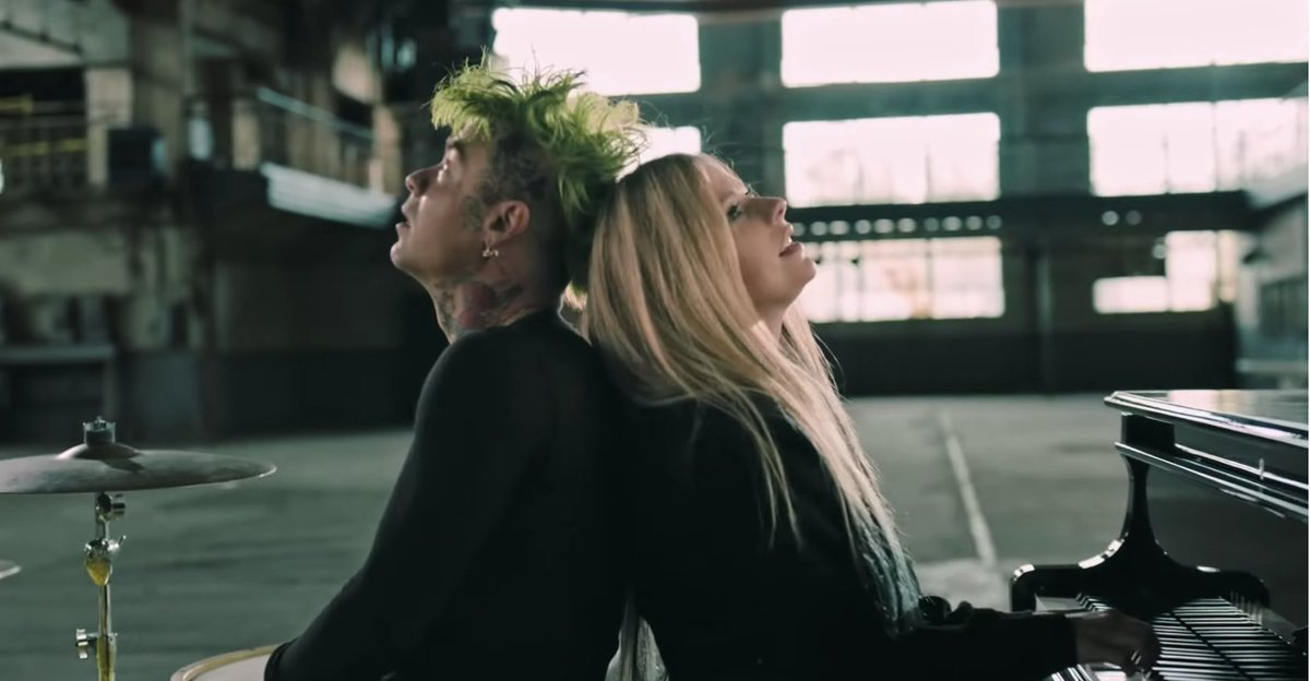 MTV's tweet photo. Something about @MODSUN and @AvrilLavigne together on #Flames makes me want to dye my hair and flip tables... in the best possible way. 🔥 https://t.co/oMfgyH5SI0