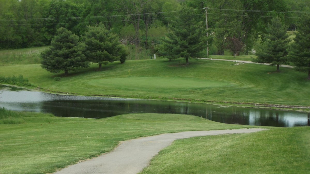 Longview is a place to go knock it around when you want to swing hard. Swing, swear, repeat. Fairly wide open, and in need some serious tree management, it's a place to go have fun. Though, the par threes are brutally difficult, so beware. This kind of place warms my soul.25/