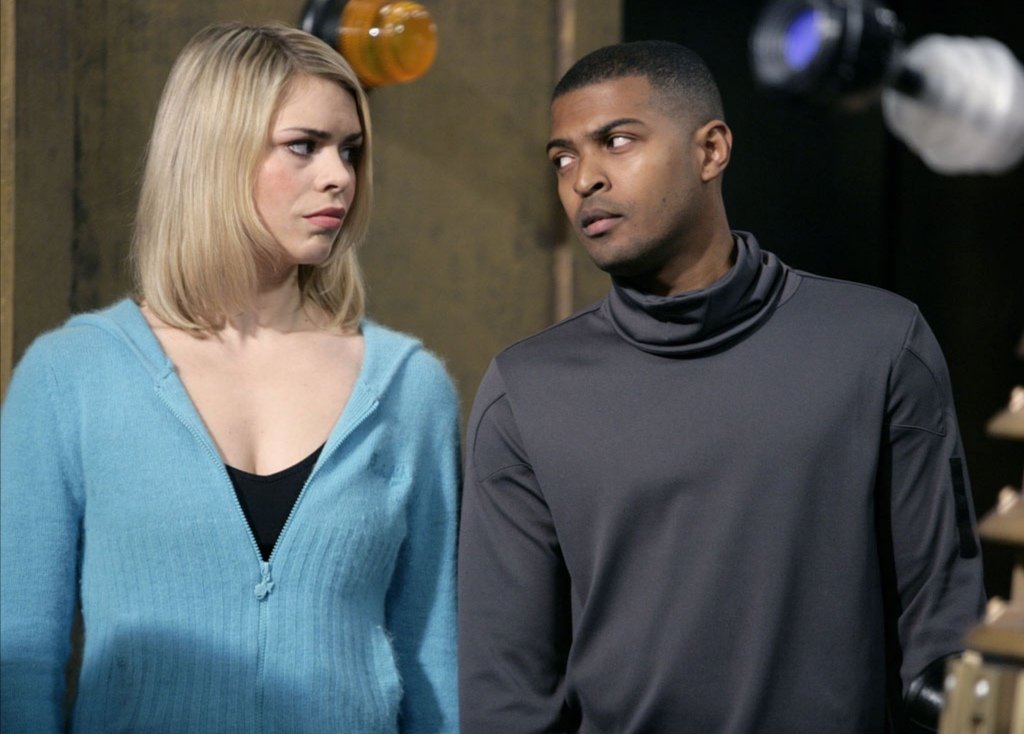 poller_jess's tweet photo. #RoseTyler #MickeySmith #DoctorWho #BilliePiper #NoelClarke https://t.co/EoowYn9OWz