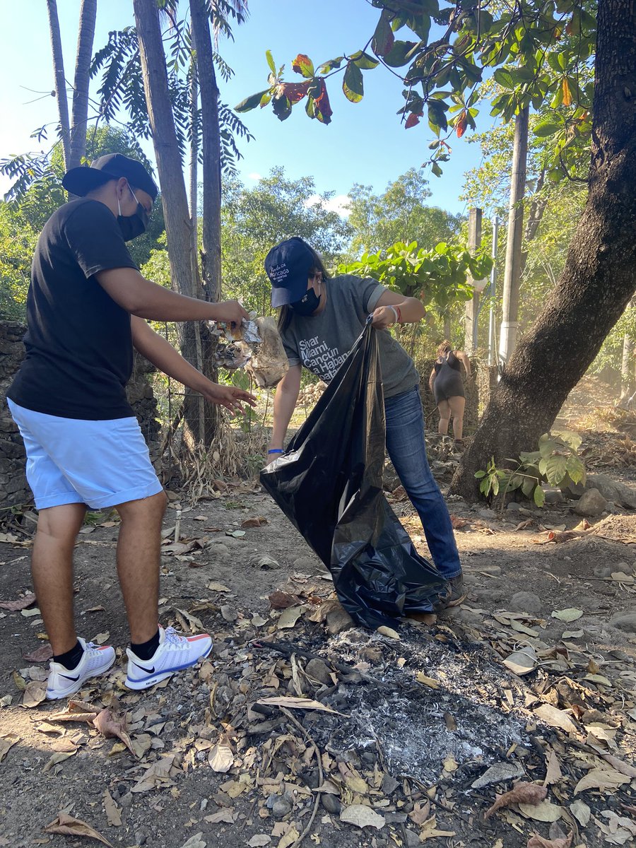 karlabmoncada's tweet photo. Apoyando la jornada de limpieza organizada por los vecinos de El Palmarcito. 
Trabajando juntos para crear las condiciones óptimas que les permitan desarrollarse turísticamente.

#ElTurismoNosHaceGrandes #VotaCasilla6 https://t.co/CRtzvw2rOA