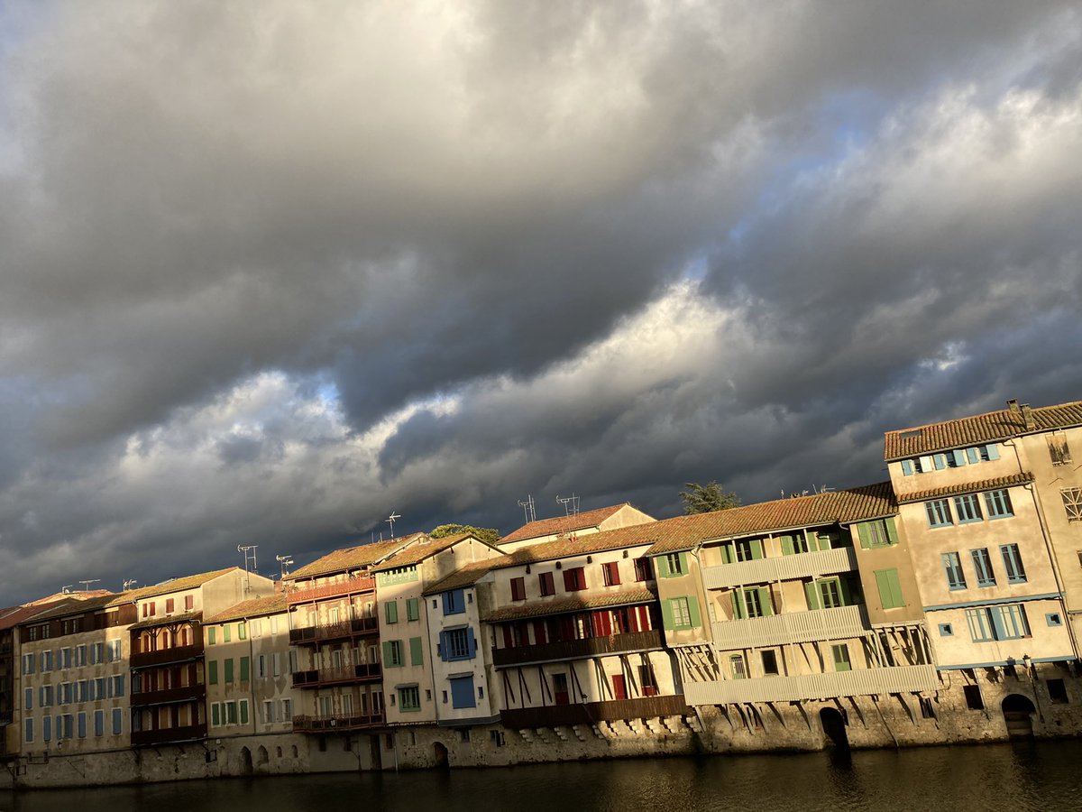 PatriciaVerlhac's tweet photo. Instantané.
#cieldorage, #Castres, #JaimeMaVille https://t.co/7ZKsnQ4dMD