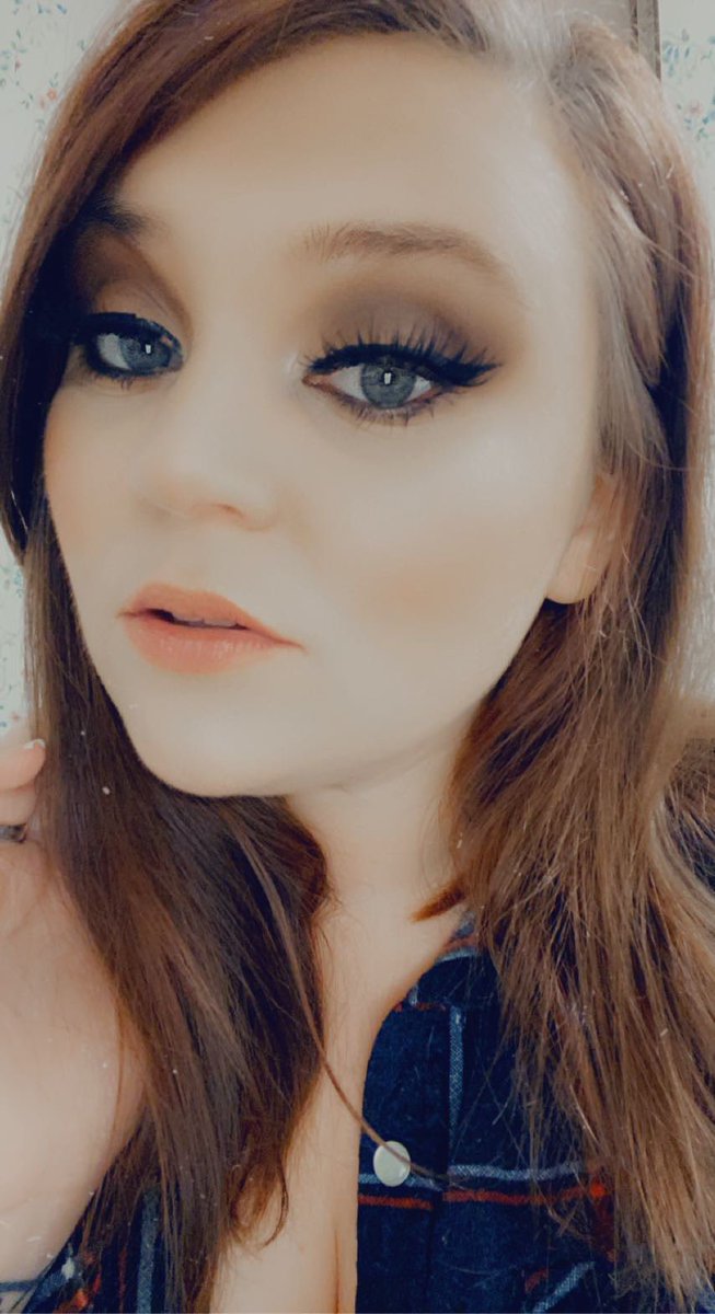TaylorUsry2's tweet photo. MOTD
@elfcosmetics
@essence_cosmetics
@glamnetic
@wetnwildbeauty
#bronzelook #bronzemakeup #lashesonlashes #motd💄 #selftaught #mua https://t.co/TeY4Dfn5KE