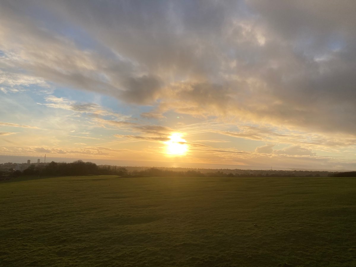 duncan_tree's tweet photo. Good evening Friday. Brighton loves ya.
#runningheals https://t.co/wenKx4oGC4