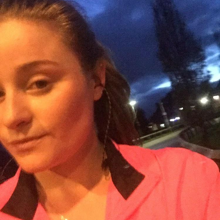 WitneyAngels's tweet photo. Another runner today, this time it's Lisa.
@GAB_RFC girls' graduate turned Angel, Lisa is looking forward to getting back on the pitch with a 9 on her back.
.
#rugby #womensrugby #witneyrfc #fitness #running #physicalhealth #mentalhealth #missingrugby #pissoffcovid https://t.co/j3Ikk1jt9y