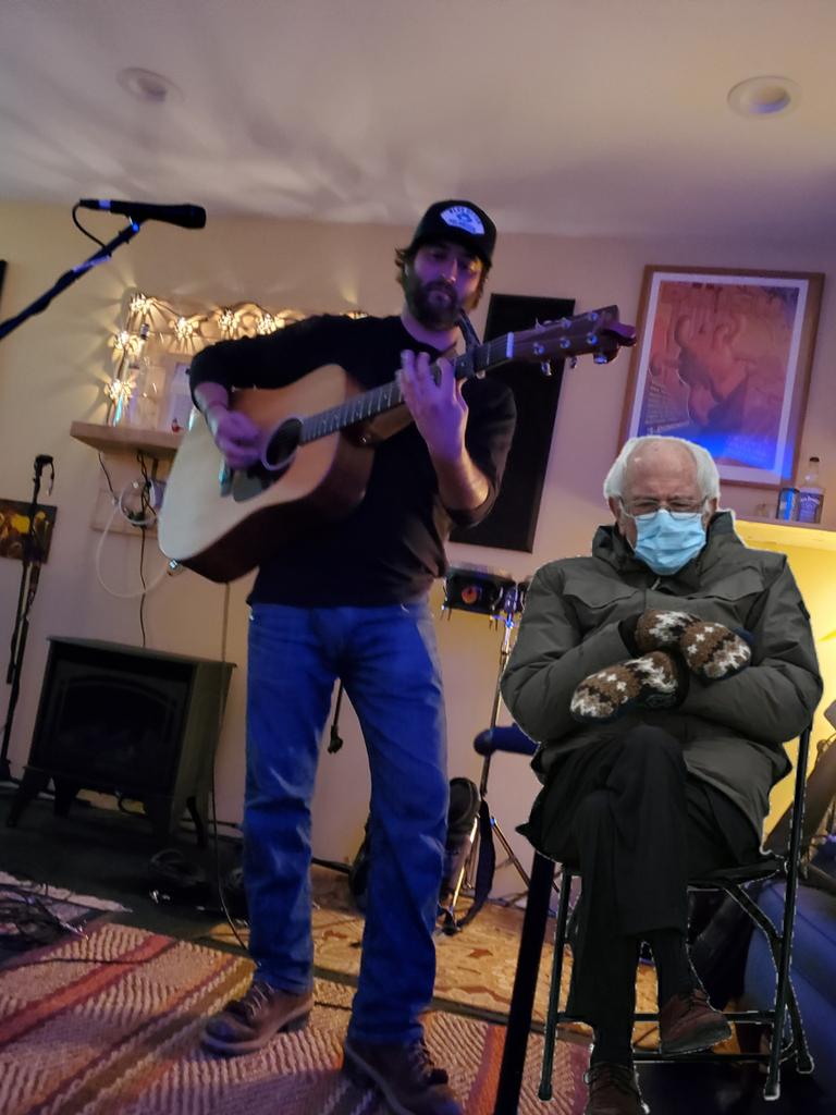 samlowemusic's tweet photo. When you're waiting on Garth to sing Friends in Low Places ...Don't worry Bernie, I got you!  😂🤣

#samlowe #samlowemusic #garthbrooks #friendsinlowplaces #berniesanders #lol https://t.co/82nxnZDt6g