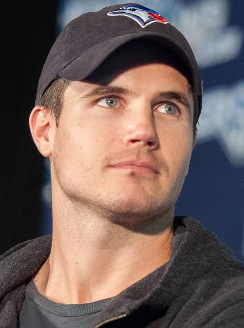 Robbie Amell. Vs Channing Tantum