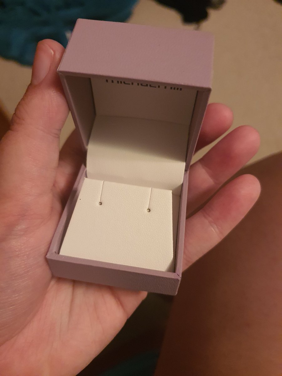 Evelle Galaxia tweet media