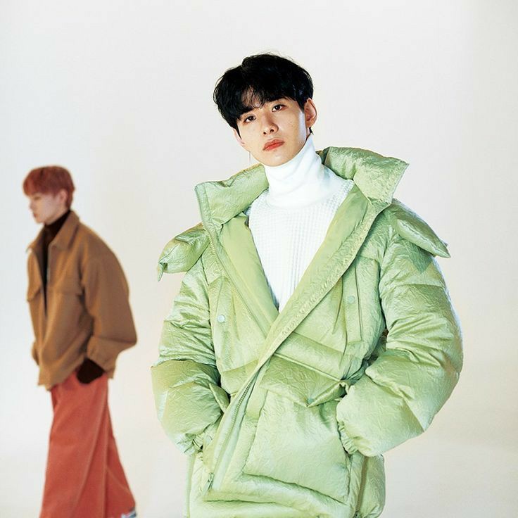 5. Sato Keigo - Lead Dancer, Lead Vocalist, Sub-rapper Born July 29th, 1998 (Leo)182cm. Member color: CamelFunny fashionista king