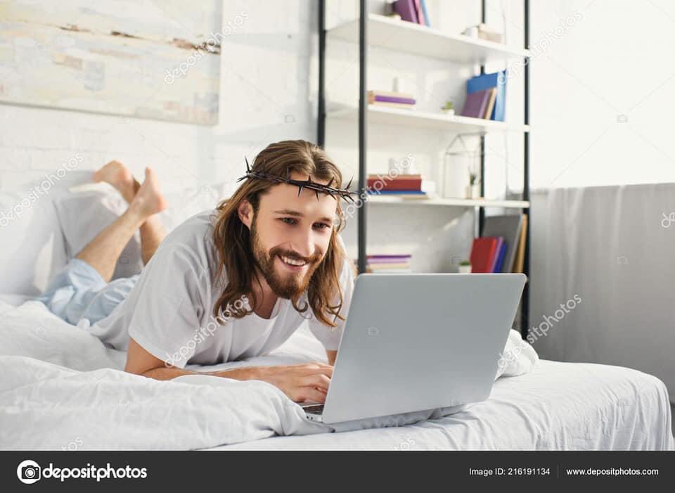 realsalehUG's tweet image. this is the guy y’all waiting for to come come and die for you again ?!

broski is living his best life 😉