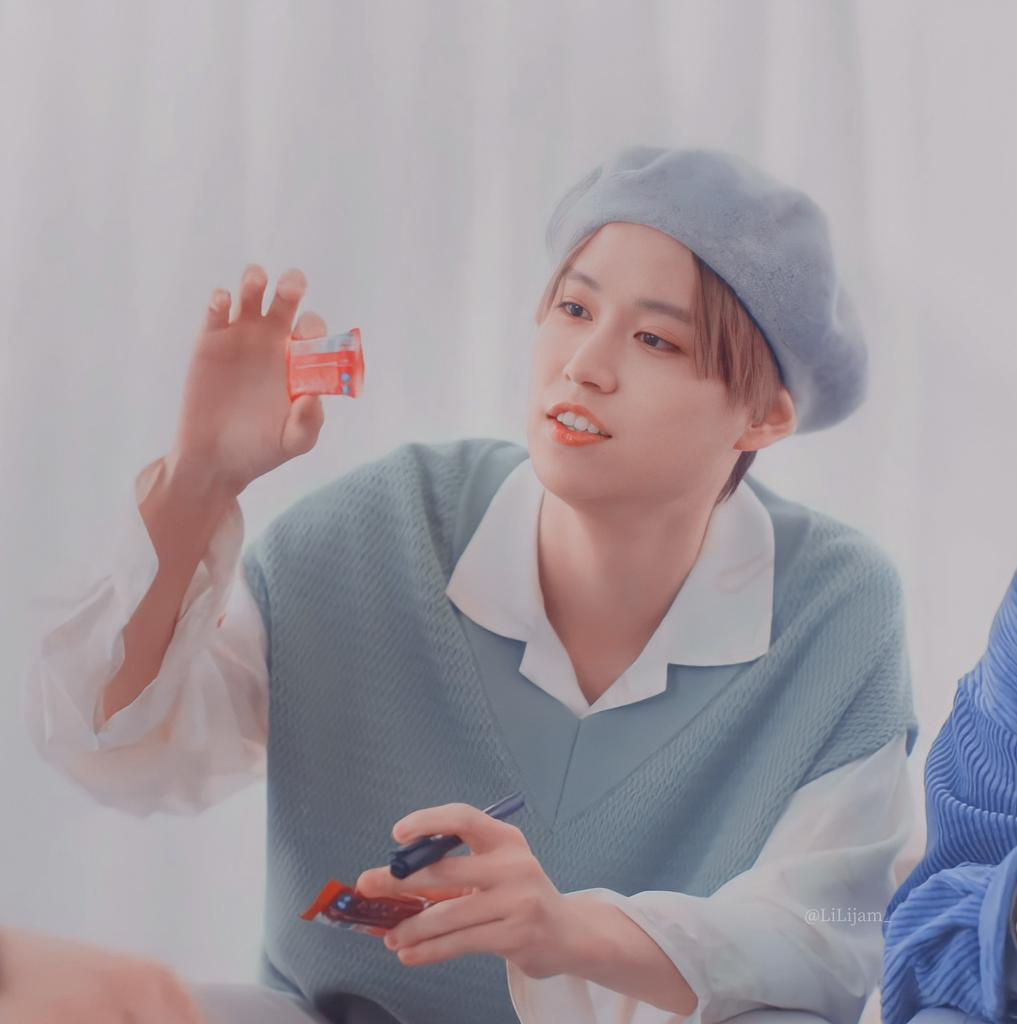 3. Shiroiwa Ruki - Sub-Vocalist, Rapper Born Nov. 19th, 1997 (scorpio)175cm. Member color: White Prince~