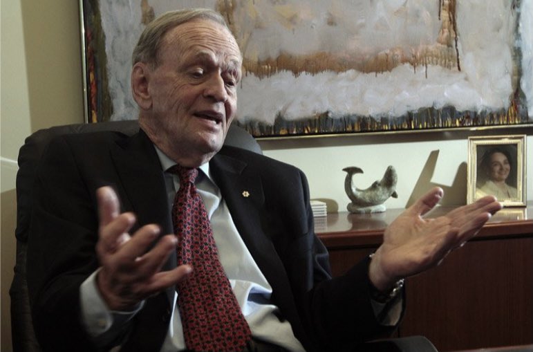 EmmaRos91355464's tweet photo. En 2003, le Canada n'a pas accepté d'aller en guerre en Irak. Jean Chrétien annonce, à la Chambre des communes, que le Canada ne se joindra pas à la guerre. Il croit que cette décision a permis au Canada de gagner son indépendance. #PAVÉhistoire https://t.co/tL2G7IKpd3