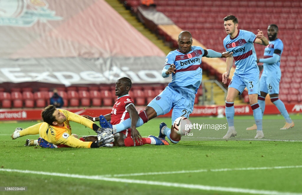 GW7: Jota scores to make it 2-1 with ten minutes to go. VAR rules that Mané fouled Fabianski and disallows the goal