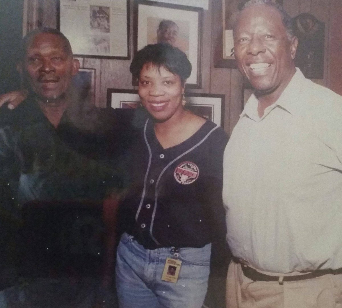 McaboyCassandra's tweet photo. I was a young sports reporter the first time I interviewed @HenryLouisAaron. This is his dad who was super fantastic.  #RIP sir. #hankaaron #Legend https://t.co/E15h3BFTy1