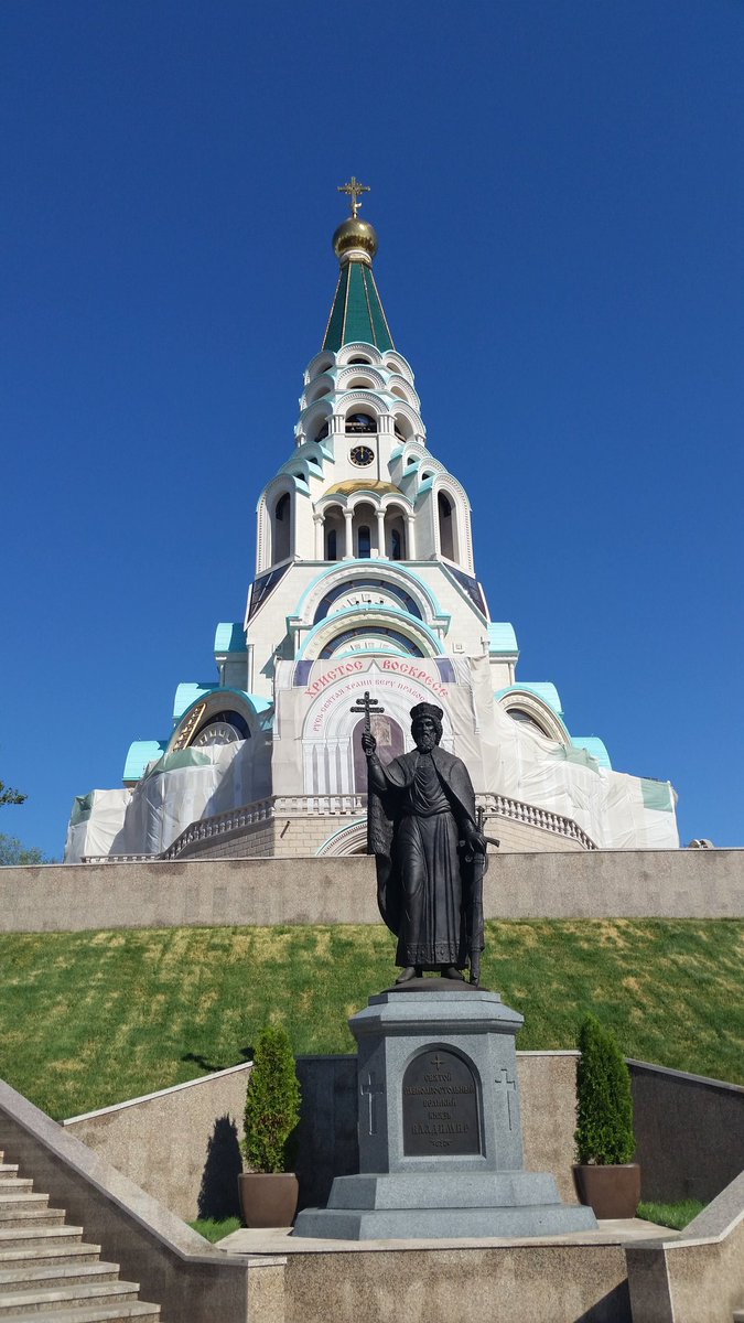 Samara. A very bizarre place to arrive into. It was closed city until the end of the Soviet era, as it was the space hub of the USSR. But what an beautiful city it was.