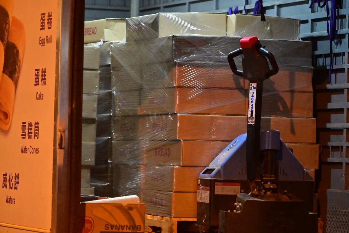 Another trunk of bread moving into the cooked food market