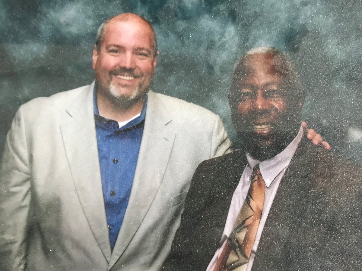 tuczen's tweet photo. Another great loss-I am so sad.  Not just a great baseball player but a phenomenal human being &amp; a great civil rights voice.  Meeting Hank &amp; spending some time w/him about 12 years ago is a treasured memory &amp; moment. As happy as I was in this picture-I am even sadder now.  #RIP44 https://t.co/rcCdfsQx52