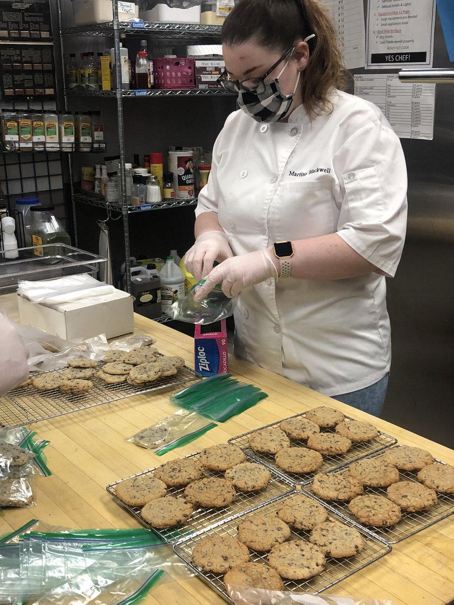 JodyAlbano's tweet photo. National Compliment Day is Sunday 1/24. The @SkillsUSA members at @ONCBOCES gifted the other students and staff at OAOC by making & delivering “Cookies with a compliment” to each class https://t.co/CgfgsOUzNn