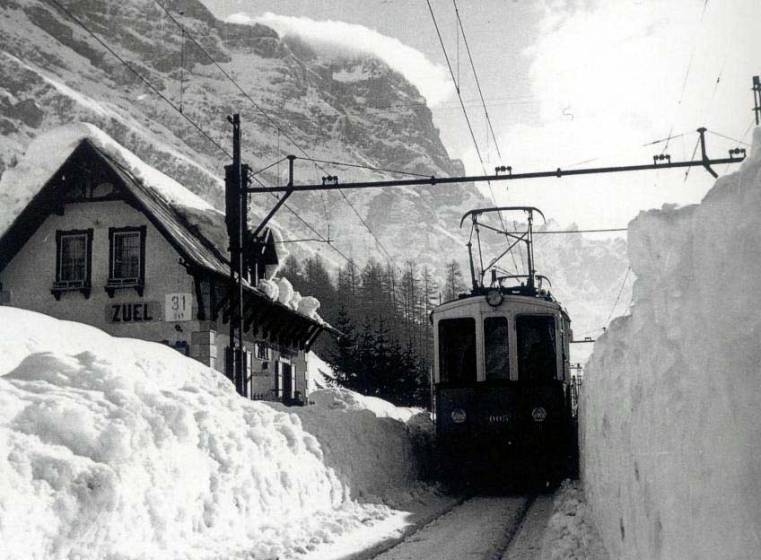 6/ For years, it has represented one of the main all-weather transportation link in the hearth of the Dolomites, bringing tourist and locals around in the breathtaking landscape of the Boite Valley, like during the 1956 Winter Olympics.