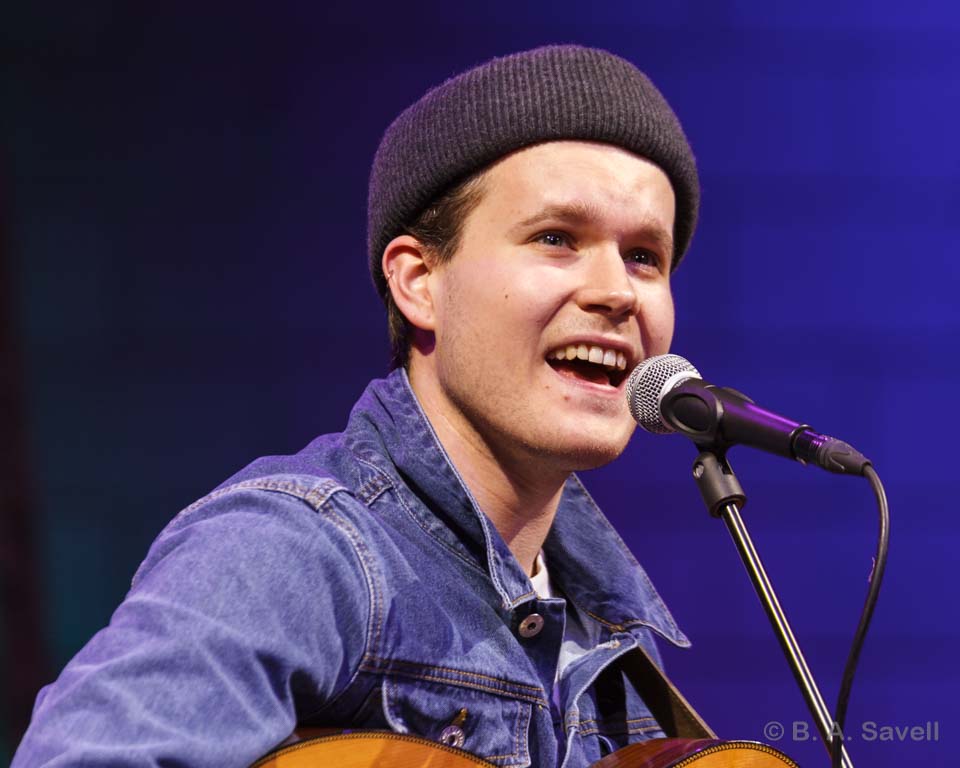 BarrySavell's tweet photo. @BradfordRoots 
Singer-songwriter Luke Jackson on the main stage at the 2019 Bradford Roots Music Festival. Luke is sort of folk, but could also be categorized as americana or acoustic. Here he is playing solo, though he does also perform as a duo and a trio.
#MyBradfordRoots https://t.co/UrMmzuaTWA