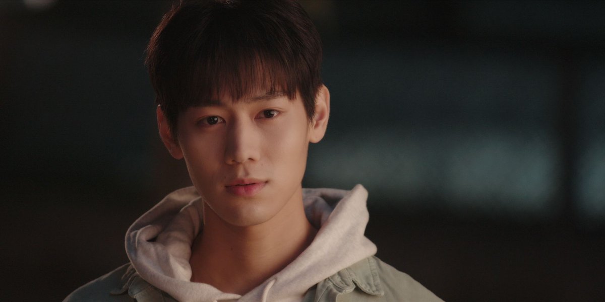 NetflixBrasil's tweet image. Eu **PRECISO** recomendar pra vocês meu novo filme coreano Wish You. Conta a história de um cantor misterioso e um tecladista muito fofo que vivem uma história de amor em que a música os deixam mais fortes. Tem uma trilha sonora maravilhosa e com certeza vai ficar na sua cabeça.