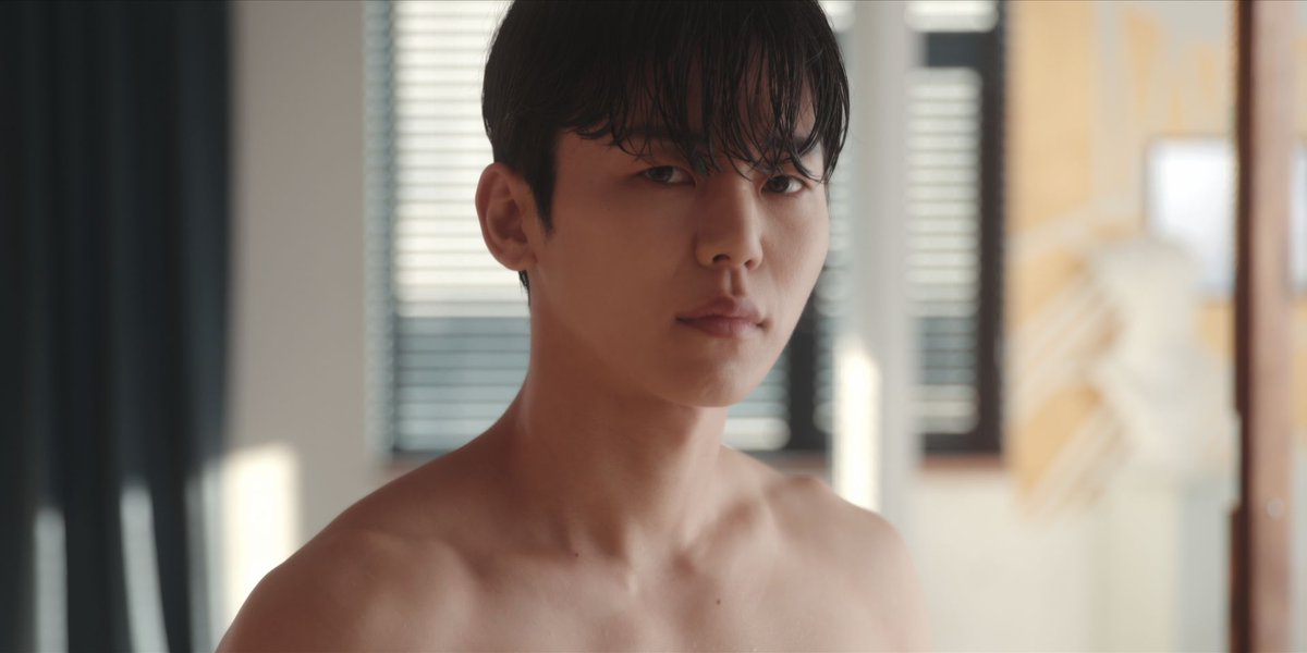 NetflixBrasil's tweet image. Eu **PRECISO** recomendar pra vocês meu novo filme coreano Wish You. Conta a história de um cantor misterioso e um tecladista muito fofo que vivem uma história de amor em que a música os deixam mais fortes. Tem uma trilha sonora maravilhosa e com certeza vai ficar na sua cabeça.