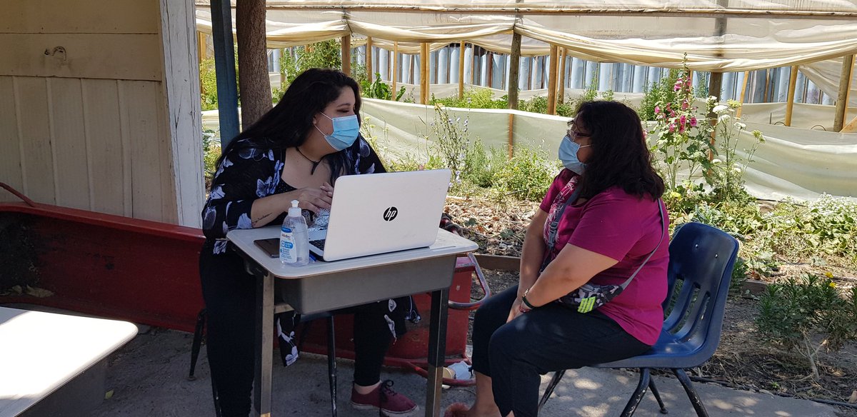 VictorSVenegas's tweet photo. Segundo día de atención a propietarios que optan por #CNTDoñaMarta de @BrunetPlan 
Gracias a la comunidad y sus delegadas por tremendo apoyo!!!
@JuntaMarta @ServiuRM @Minvu @MinvuRM 
#ERU #ERUenTerreno https://t.co/hQLdYC3YmS