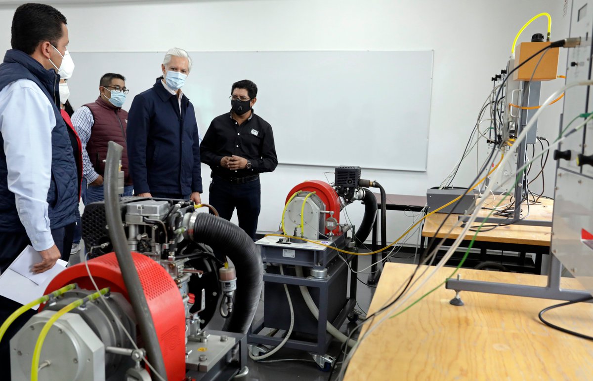 Entregamos el Centro de Formación de Ingeniería Avanzada en Aeronáutica del Tecnológico de Estudios Superiores de #Ecatepec. Es parte de nuestro compromiso con los jóvenes y su educación.