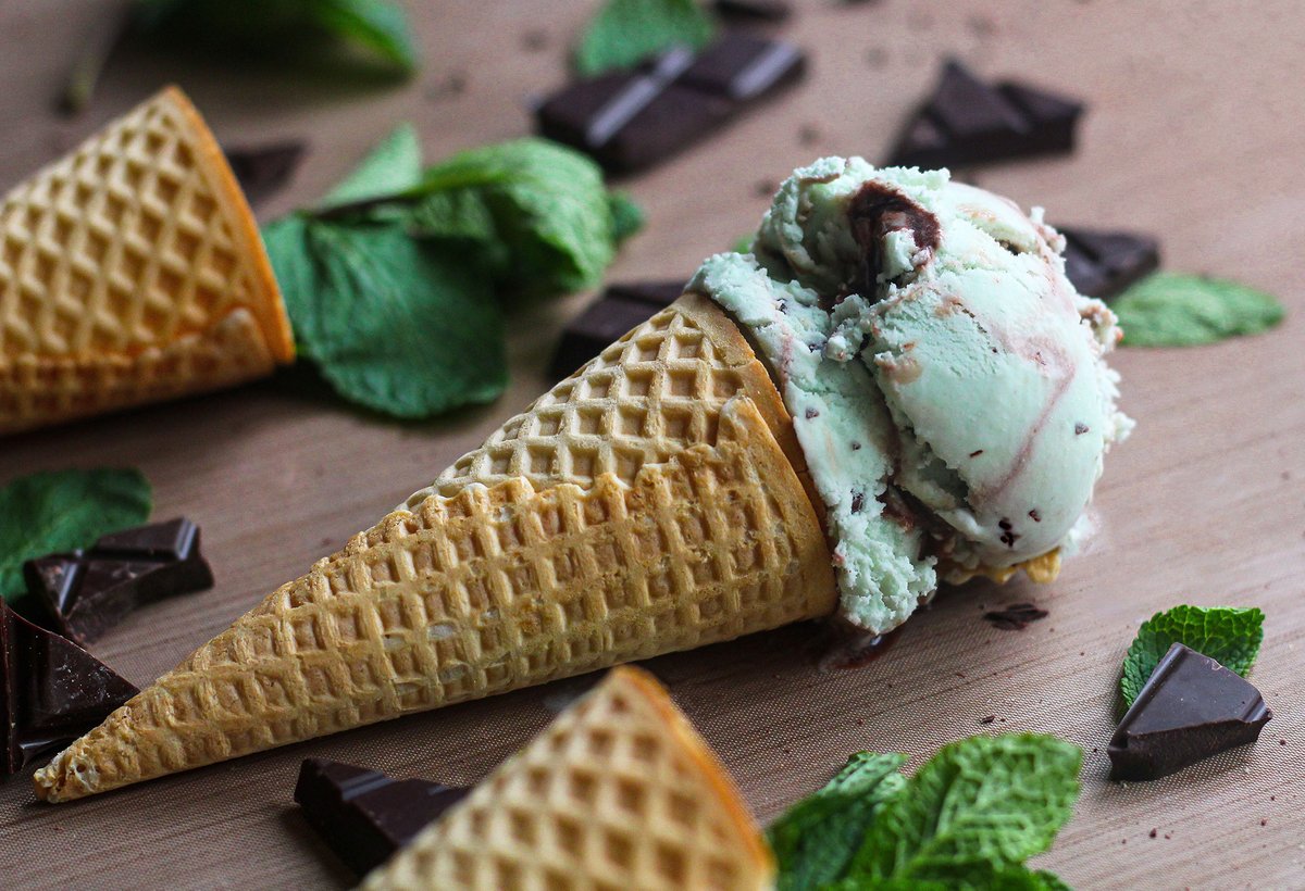 #NewFlavourFriday and it's all about NEW FOR 2021 Plant Based #IceCreams ✨ Welcoming #PlantBased Strawberry AND Plant Based Mint Choc Ice Cream to our #MarshfieldFarm family 🎉🍦